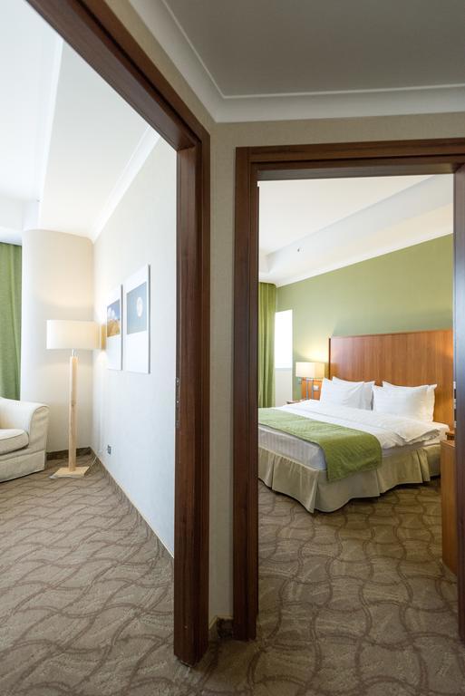 Hotel Duman อัสตานา ภายนอก รูปภาพ